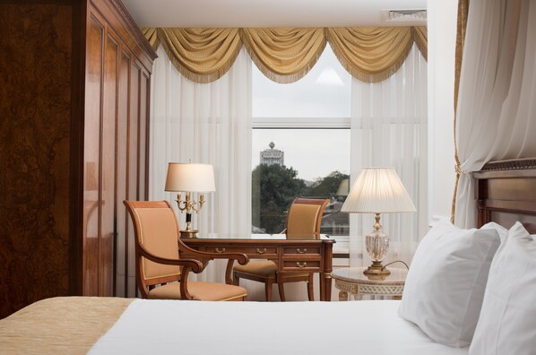 1 bedroom, Frette Italian sheets, premium bedding, pillow-top beds