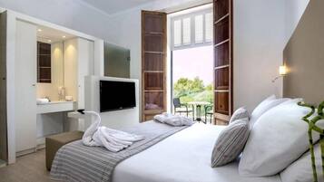 1 bedroom, in-room safe, desk, free WiFi