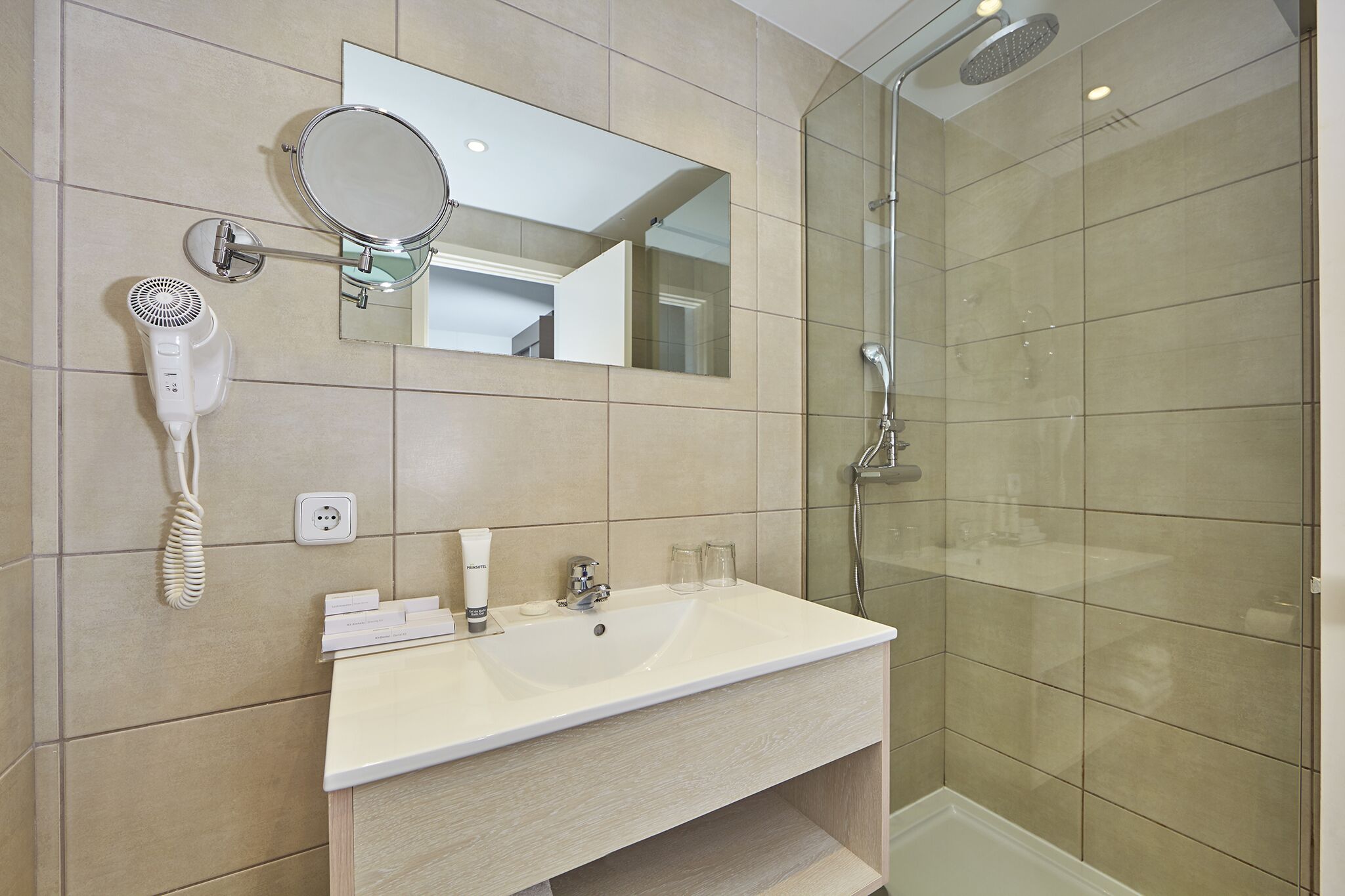 shower, free toiletries, towels