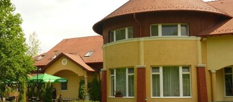 Garden Hotel