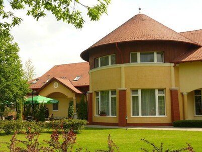 Garden Hotel