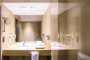 Premium Room | Bathroom
