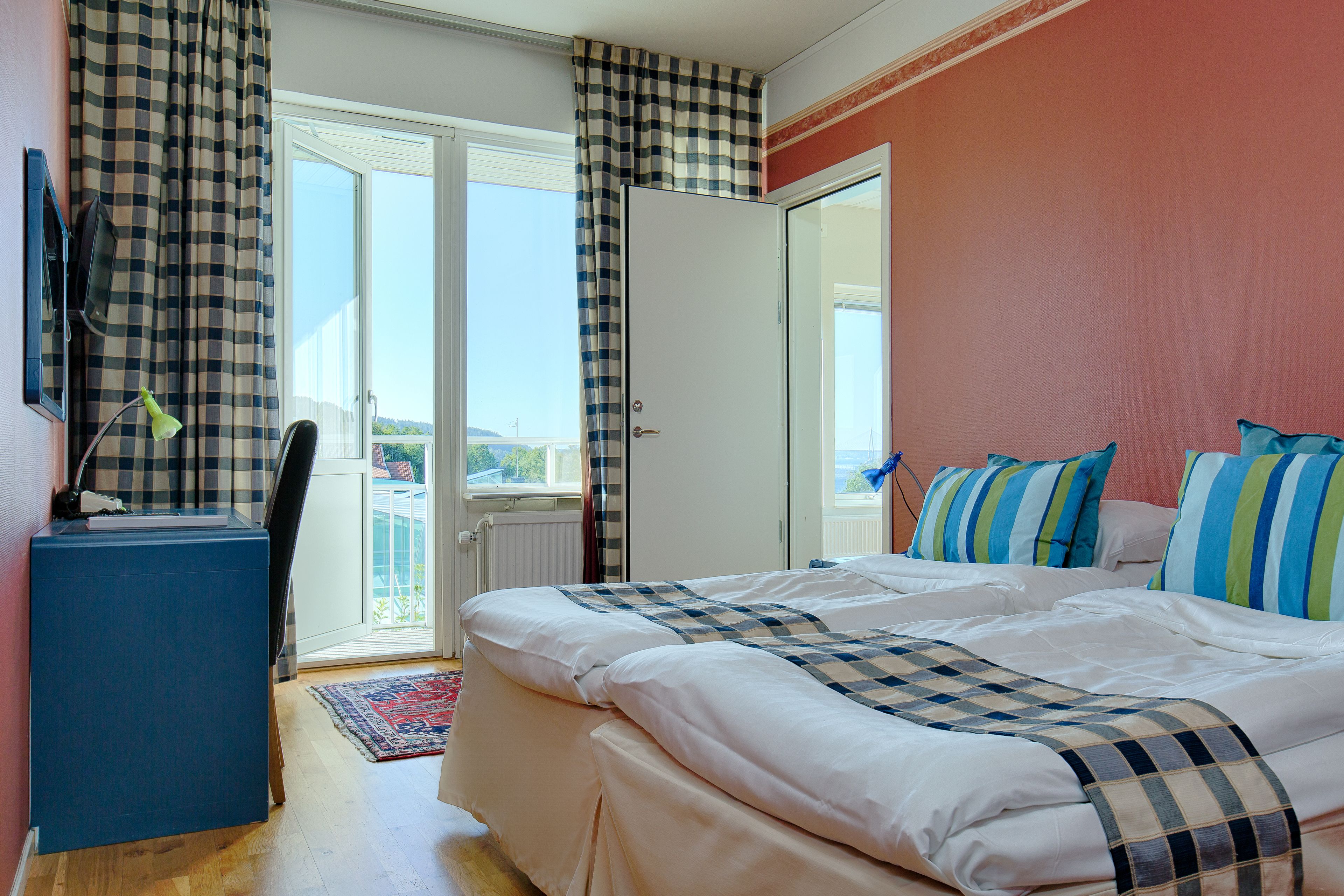 quadruple room | blackout curtains, iron/ironing board, free wifi, bed sheets