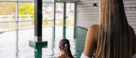 Sauna, hot tub, steam room