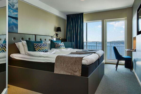 Verdunkelungsvorhänge, Bügeleisen/Bügelbrett, kostenloses WLAN