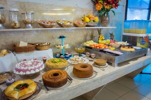 Desayuno buffet incluido todos los días 