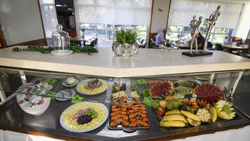 Desayuno buffet incluido todos los días