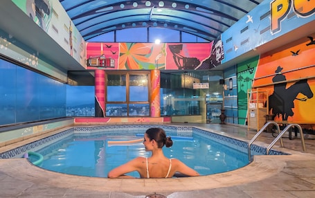 Indoor pool. Blue Tree Towers Millenium Porto Alegre
