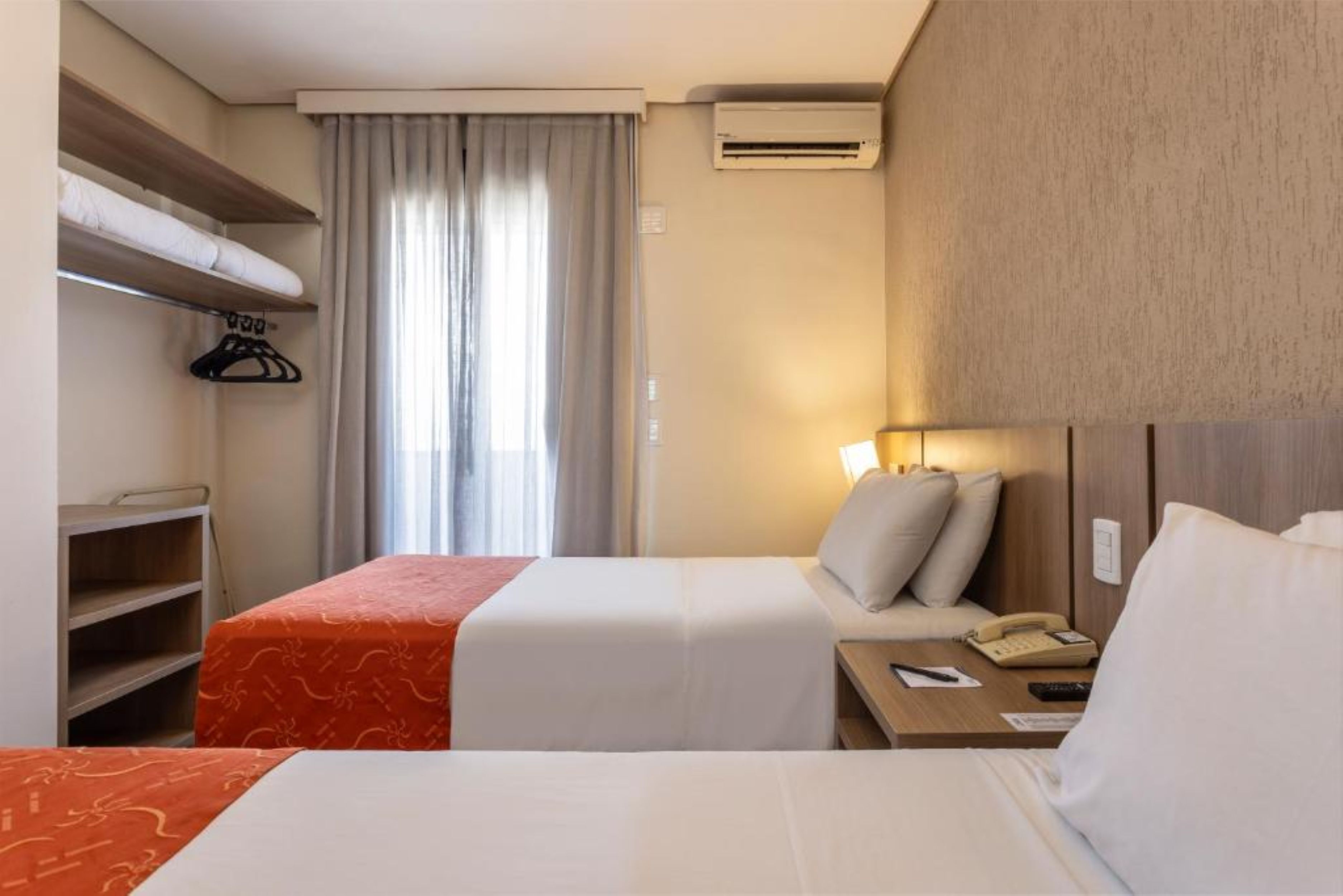 Superior Twin Room | Hypo-allergenic bedding available, minibar, in-room safe, desk