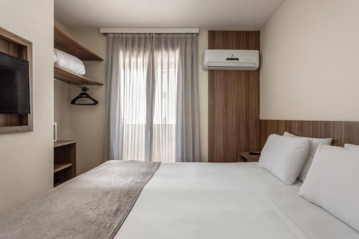 Ropa de cama hipoalergénica y minibar 