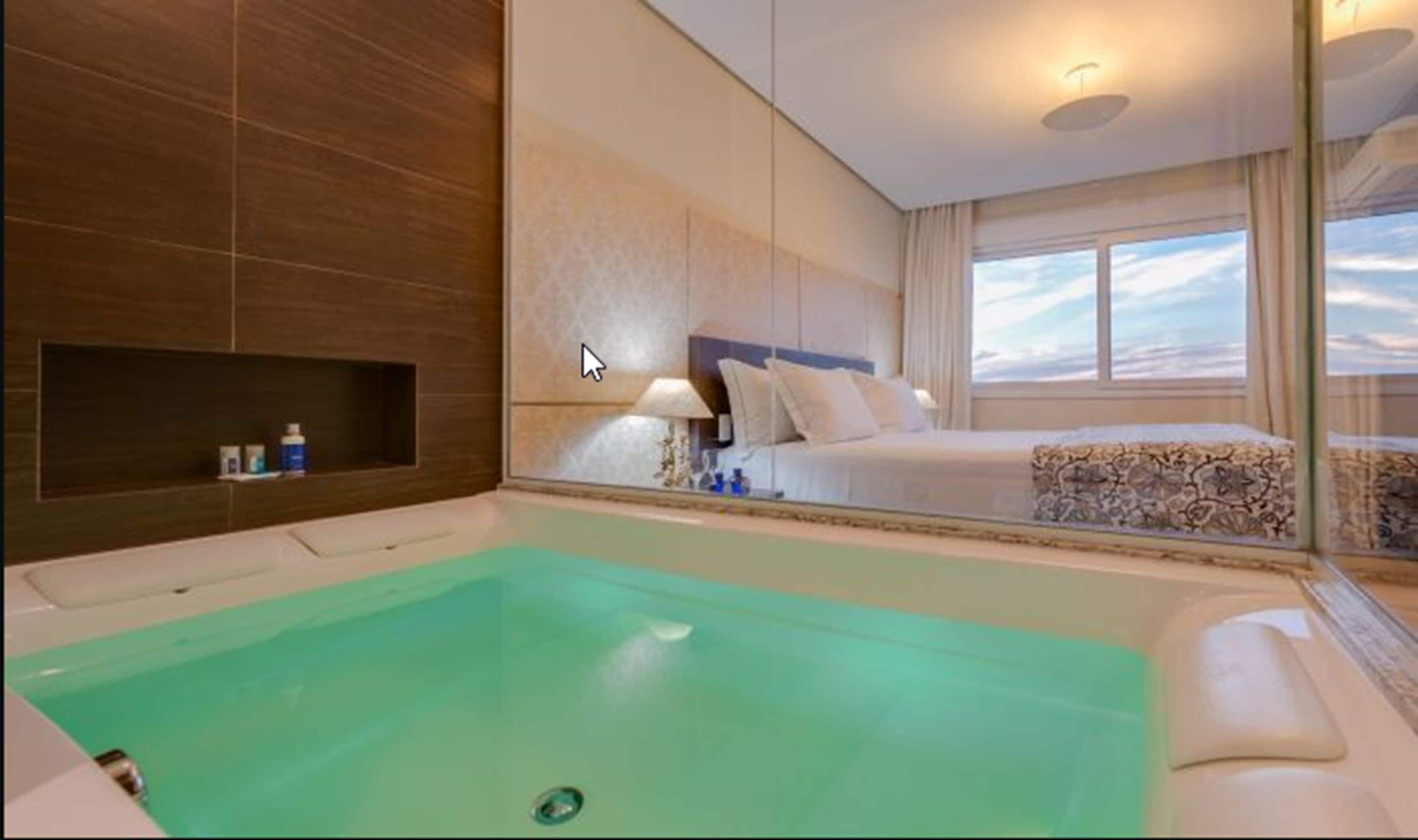 premium room | deep-soaking bathtub