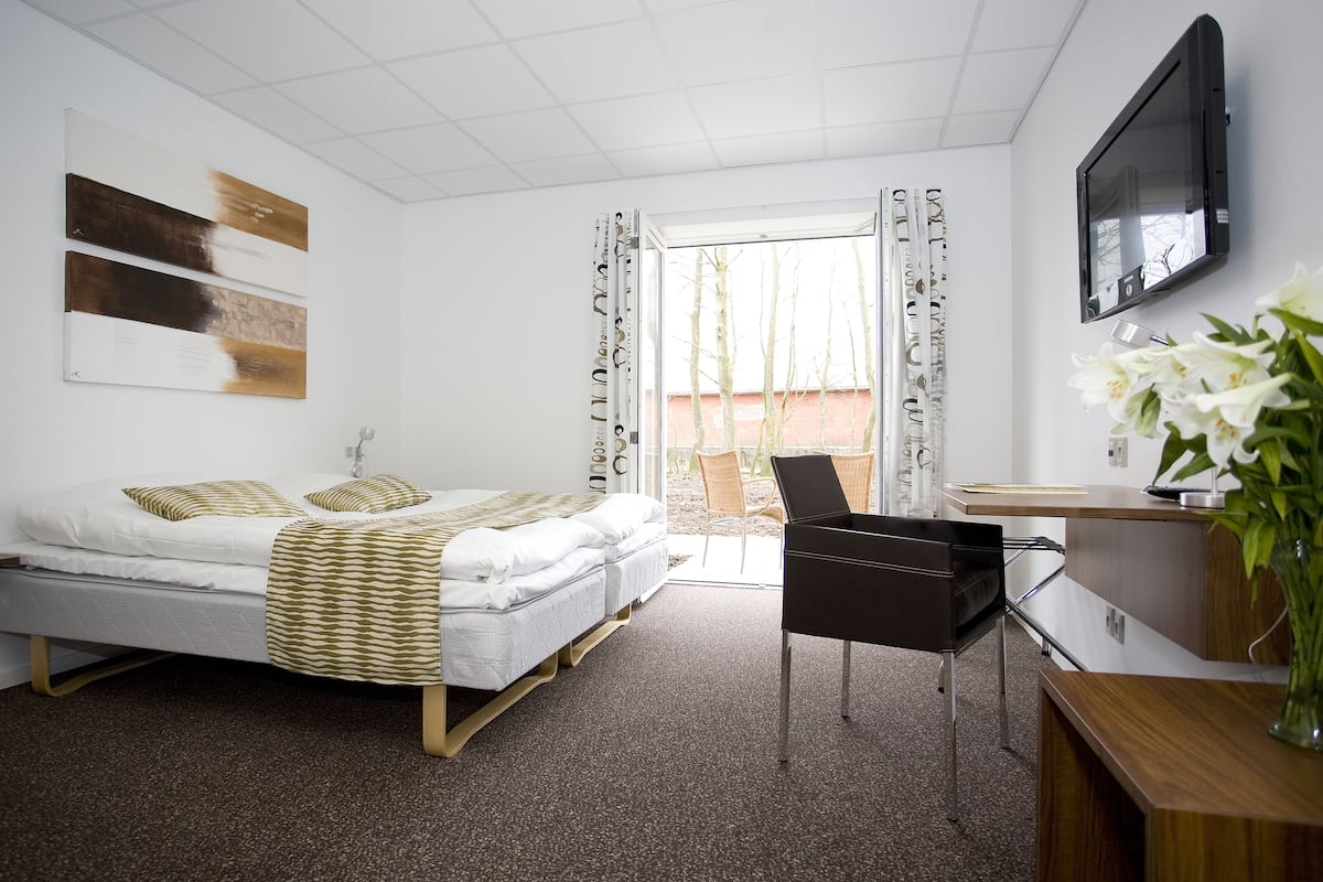 double or twin room | 1 bedroom, desk, laptop workspace, soundproofing