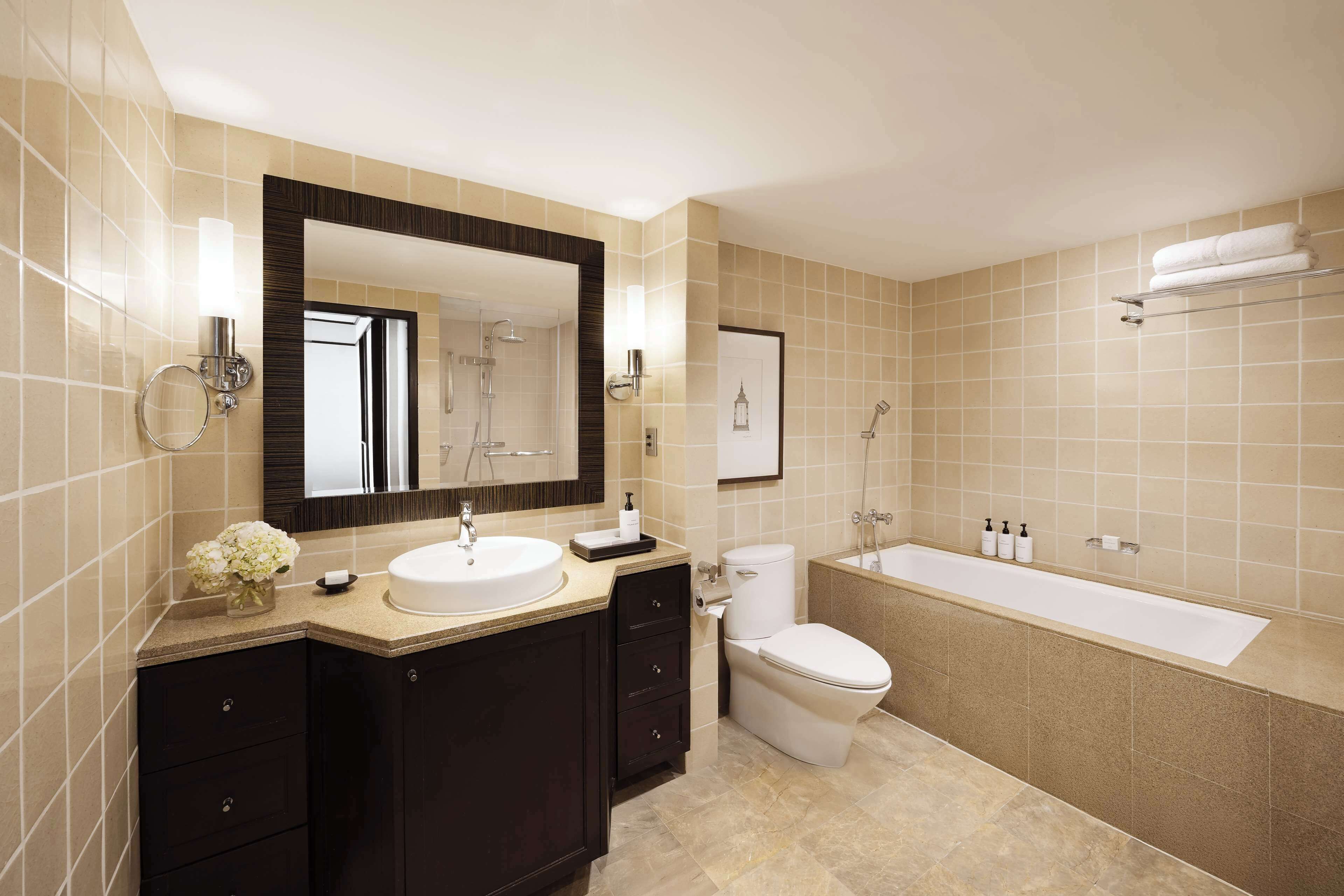 suite, 2 bedrooms (2 king beds) | bathroom | separate bathtub and shower, deep-soaking bathtub, free toiletries
