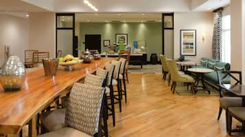 Petit déjeuner buffet compris tous les jours