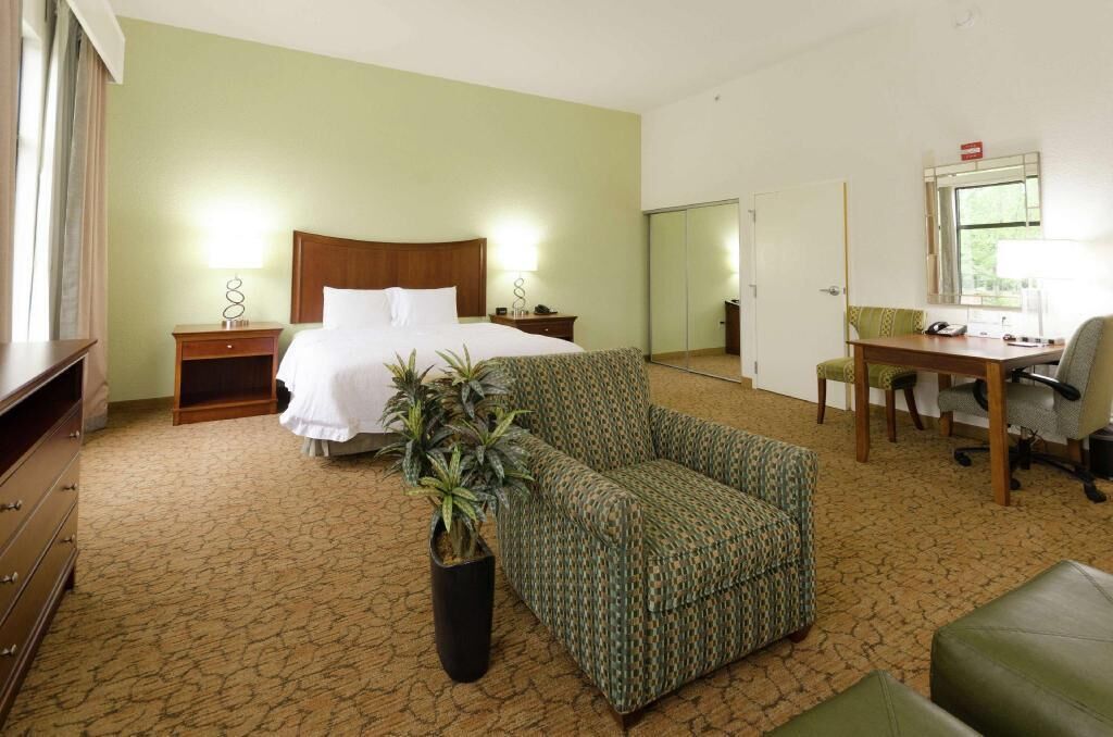 Desk, blackout drapes, iron/ironing board, free WiFi