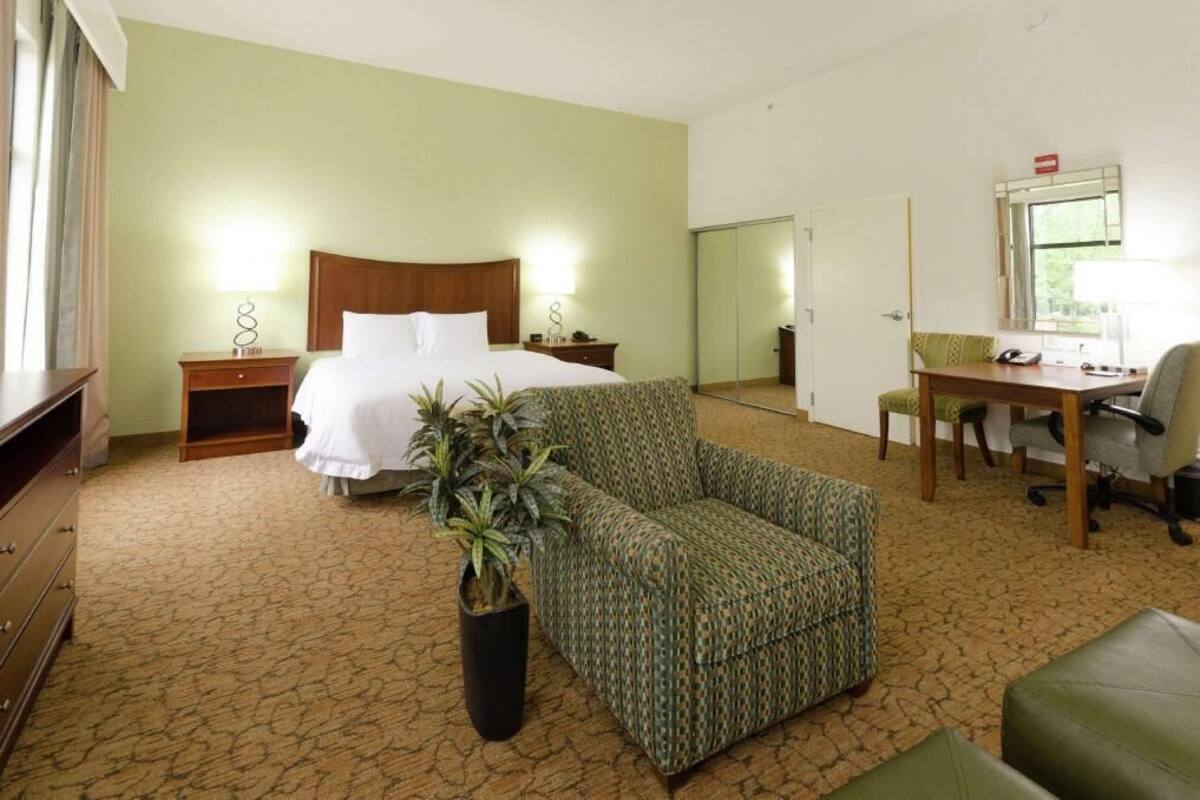 Desk, blackout drapes, iron/ironing board, free WiFi