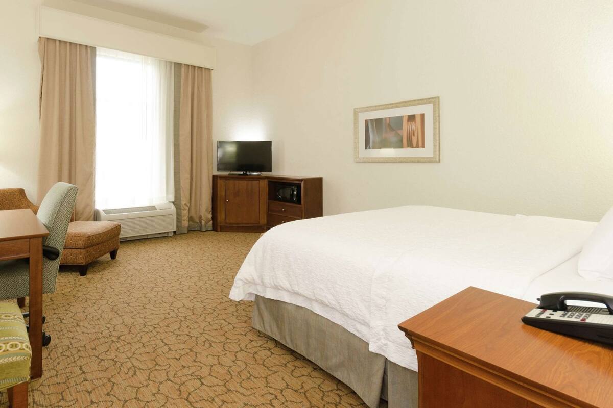 Desk, blackout drapes, iron/ironing board, free WiFi