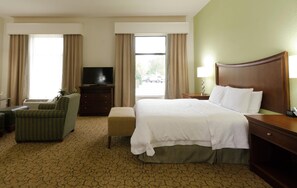 Desk, blackout drapes, iron/ironing board, free WiFi - Hampton Inn Hickory (Hickory)
