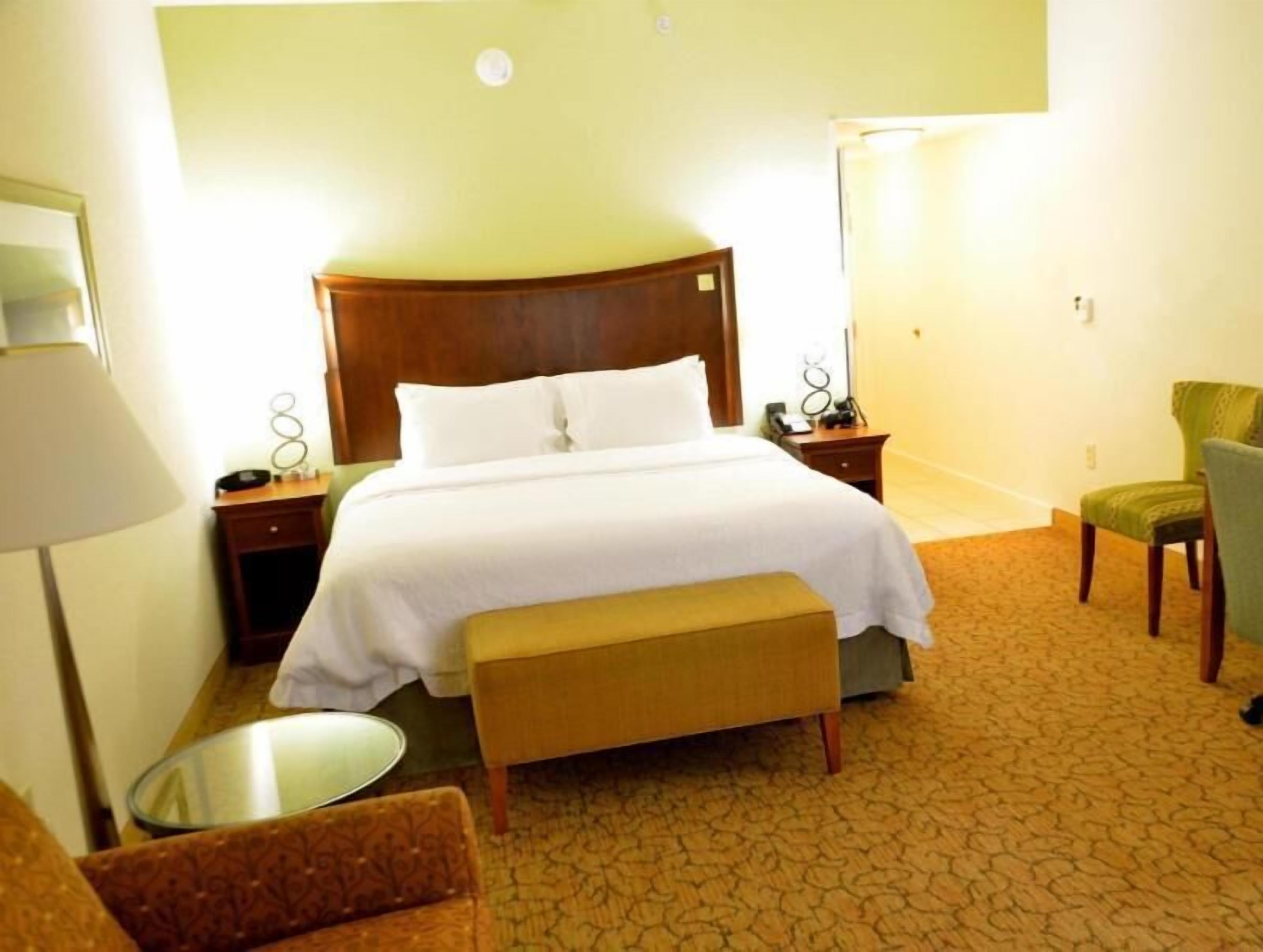 Desk, blackout drapes, iron/ironing board, free WiFi