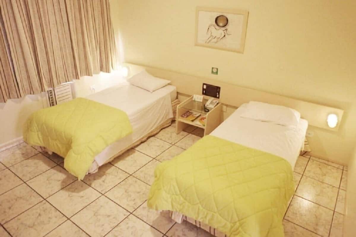 Minibar, fer et planche à repasser, accès au Wi-Fi (inclus)