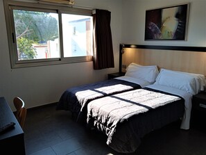 Twin Room | Down comforters, in-room safe, individually decorated - Hotel 170 (Castelldefels)