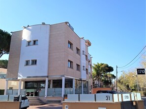 Front of property - Hotel 170 (Castelldefels)