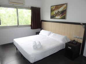 ダブルルーム | 羽毛の掛け布団、セーフティボックス (室内)、客室ごとに異なる装飾、客室ごとに異なるインテリア