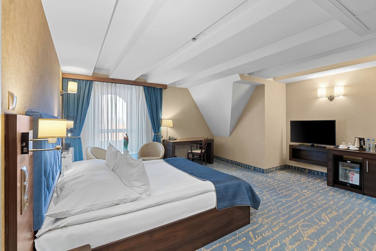 Pillow-top beds, desk, soundproofing, iron/ironing board (on request)