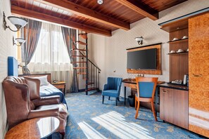 Habitació doble executiva | Sala d'estar | Televisor LCD 