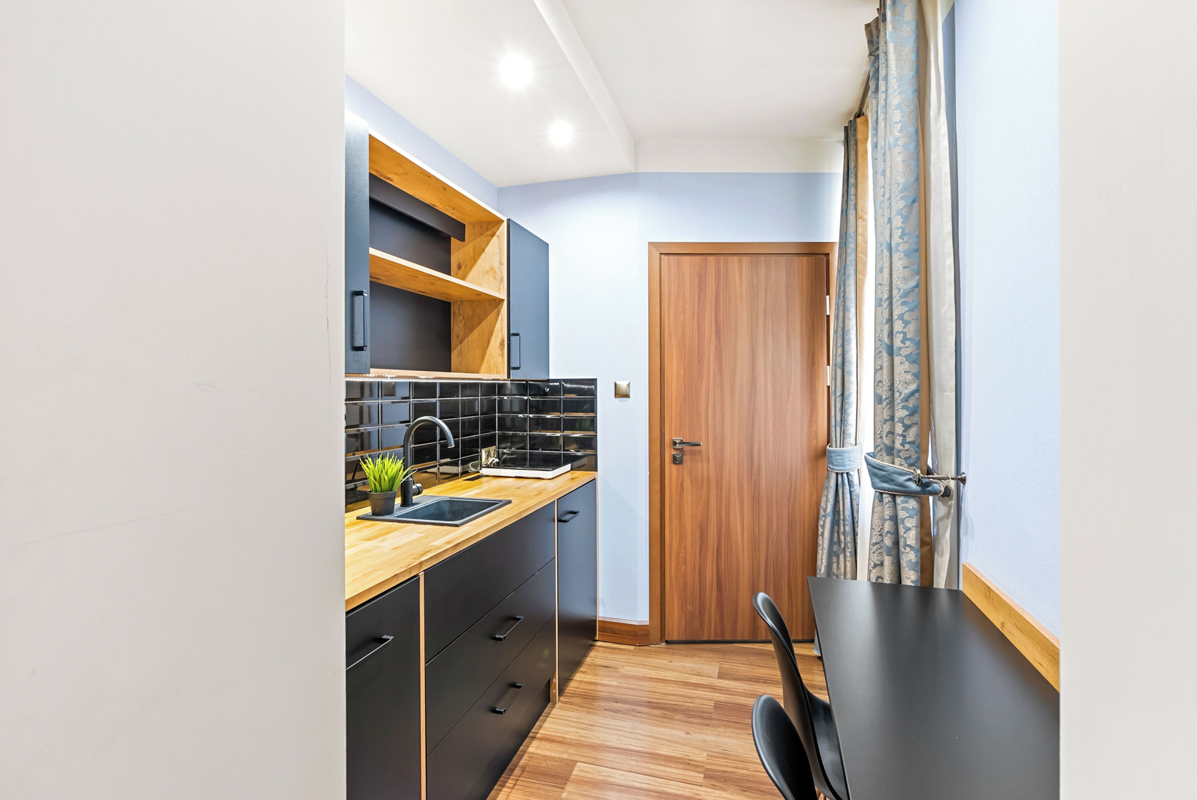 executive double room | private kitchenette | coffee/tea maker, electric kettle