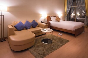 Bañera y ducha independientes, artículos de tocador gratuitos