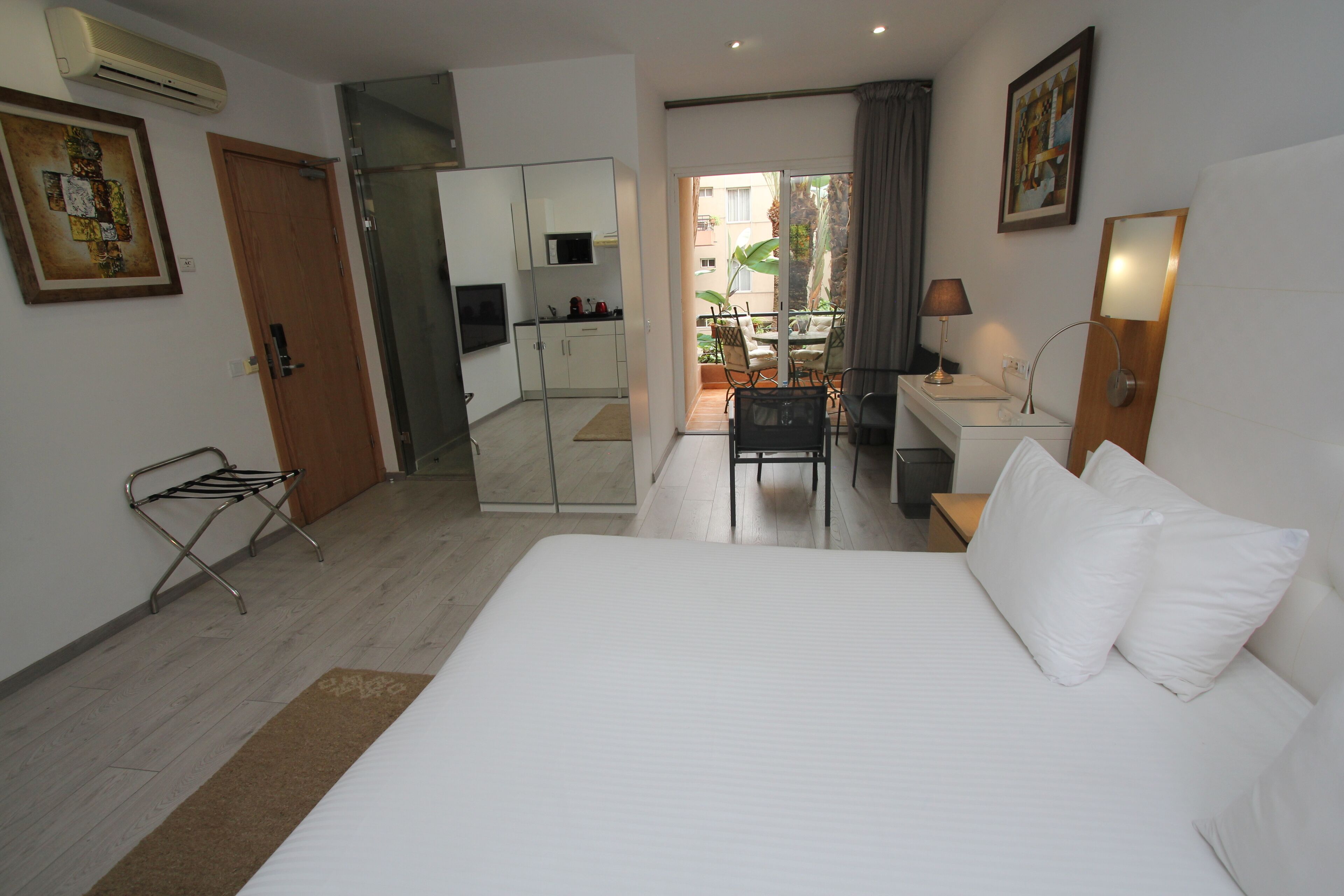 Premium bedding, in-room safe, desk, rollaway beds