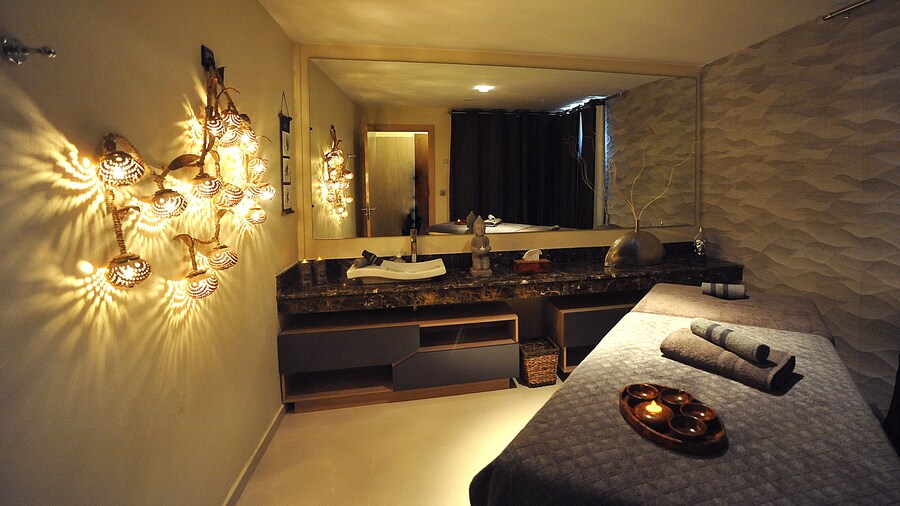 Casablanca Suites & SPA