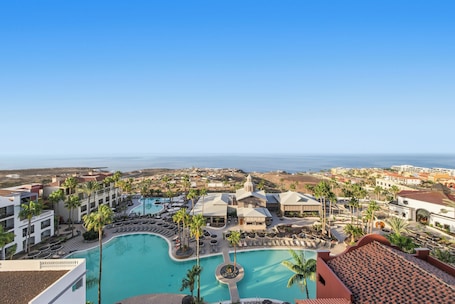 2 piscines extérieures, parasols de plage, chaises longues. Bahia Principe Escape Tenerife - Adults Only +16 Newly Renovated!