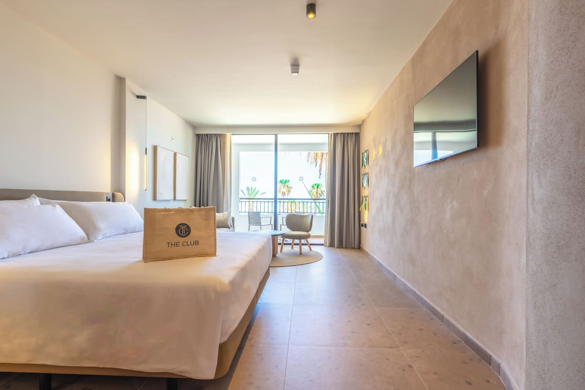 1 bedroom, memory-foam beds, desk, blackout curtains