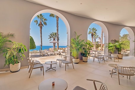 2 bars/lounges, swim-up bar, poolside bar. Bahia Principe Escape Tenerife - Adults Only +16 Newly Renovated!