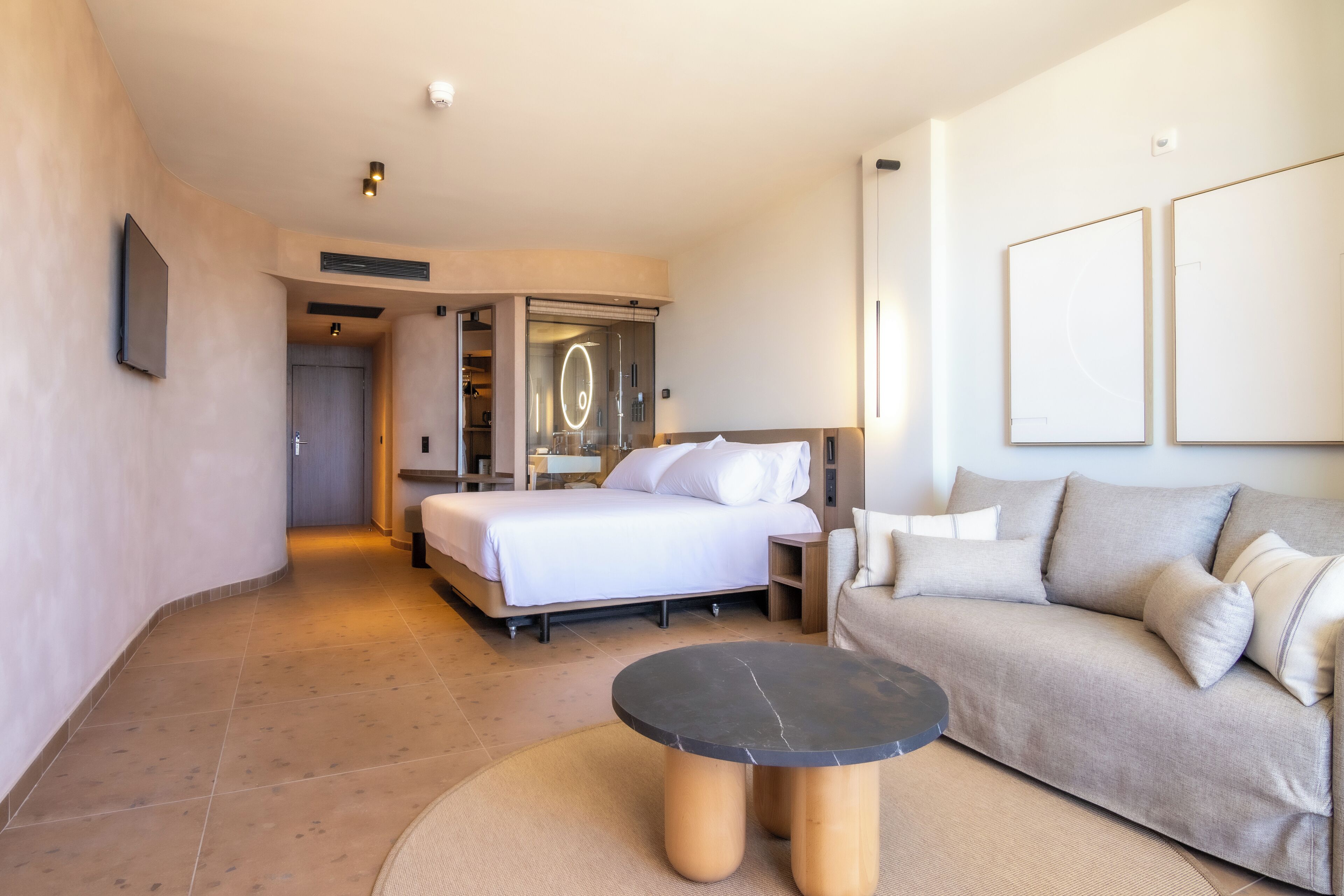 32-inch tv with satellite channels