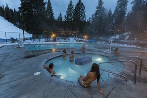 Outdoor pool, open 10 AM to 10 PM, free pool cabanas, pool umbrellas - Granlibakken Tahoe (Tahoe City)