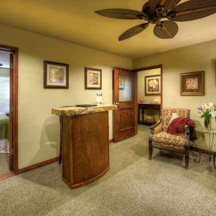 Couples treatment rooms, body treatments, aromatherapy