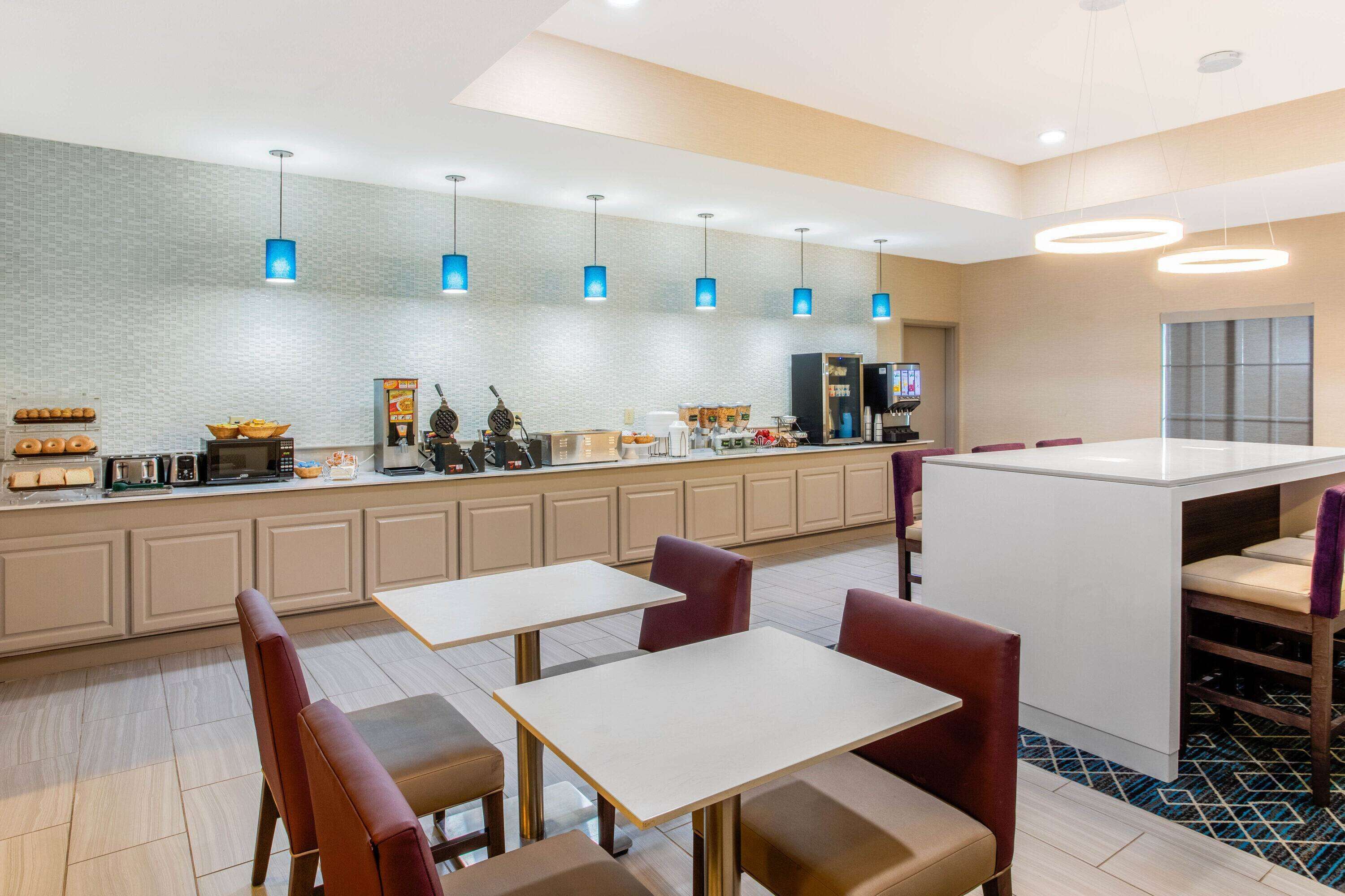 free continental breakfast