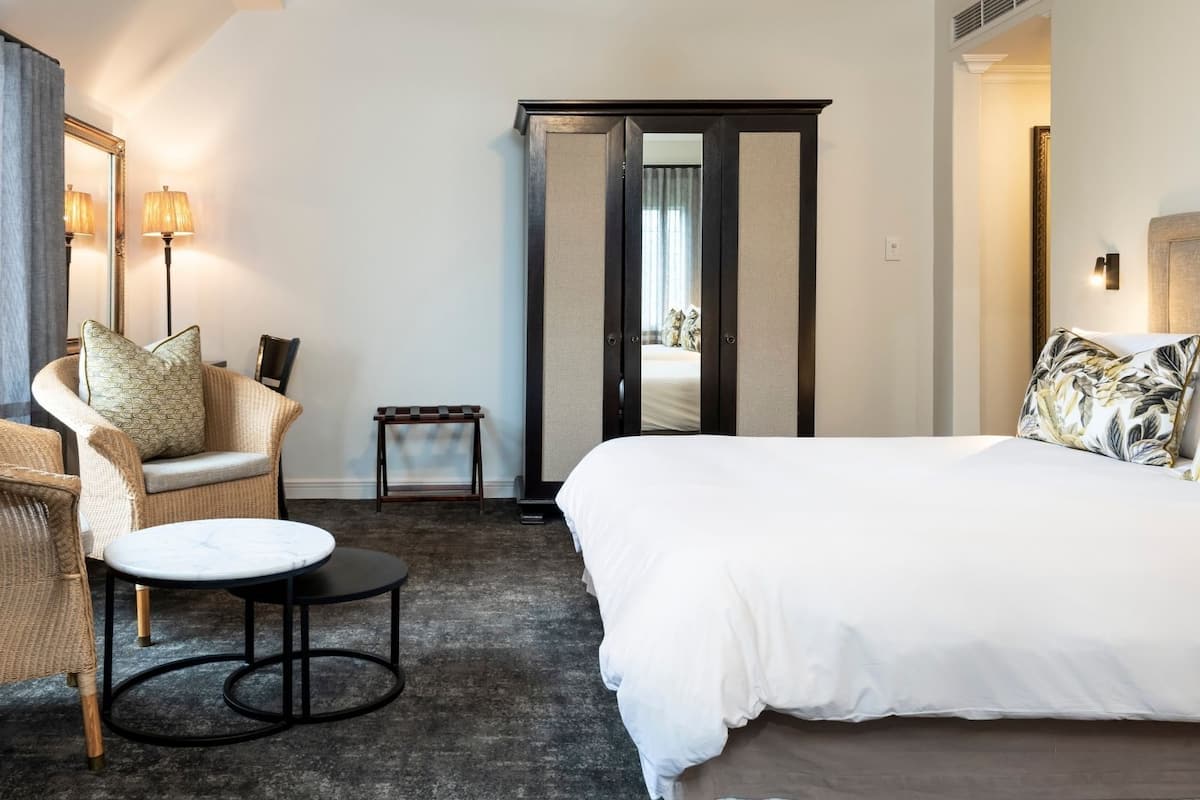 1 slaapkamer, luxe beddengoed, een minibar, een kluis op de kamer