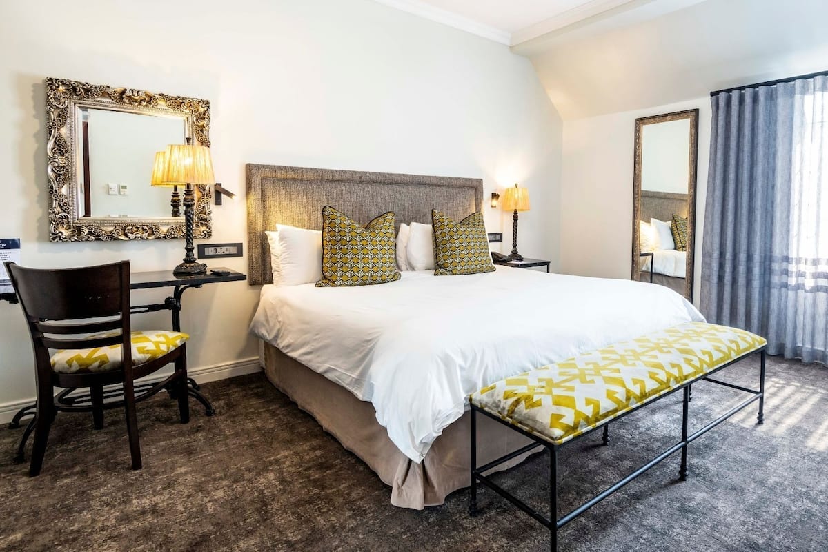 Suite – executive | Sengetøy av topp kvalitet, minibar, safe på rommet og skrivebord