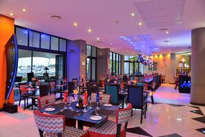 Breakfast, lunch and dinner served - BON Hotel Waterfront Richards Bay (Richards Bay)