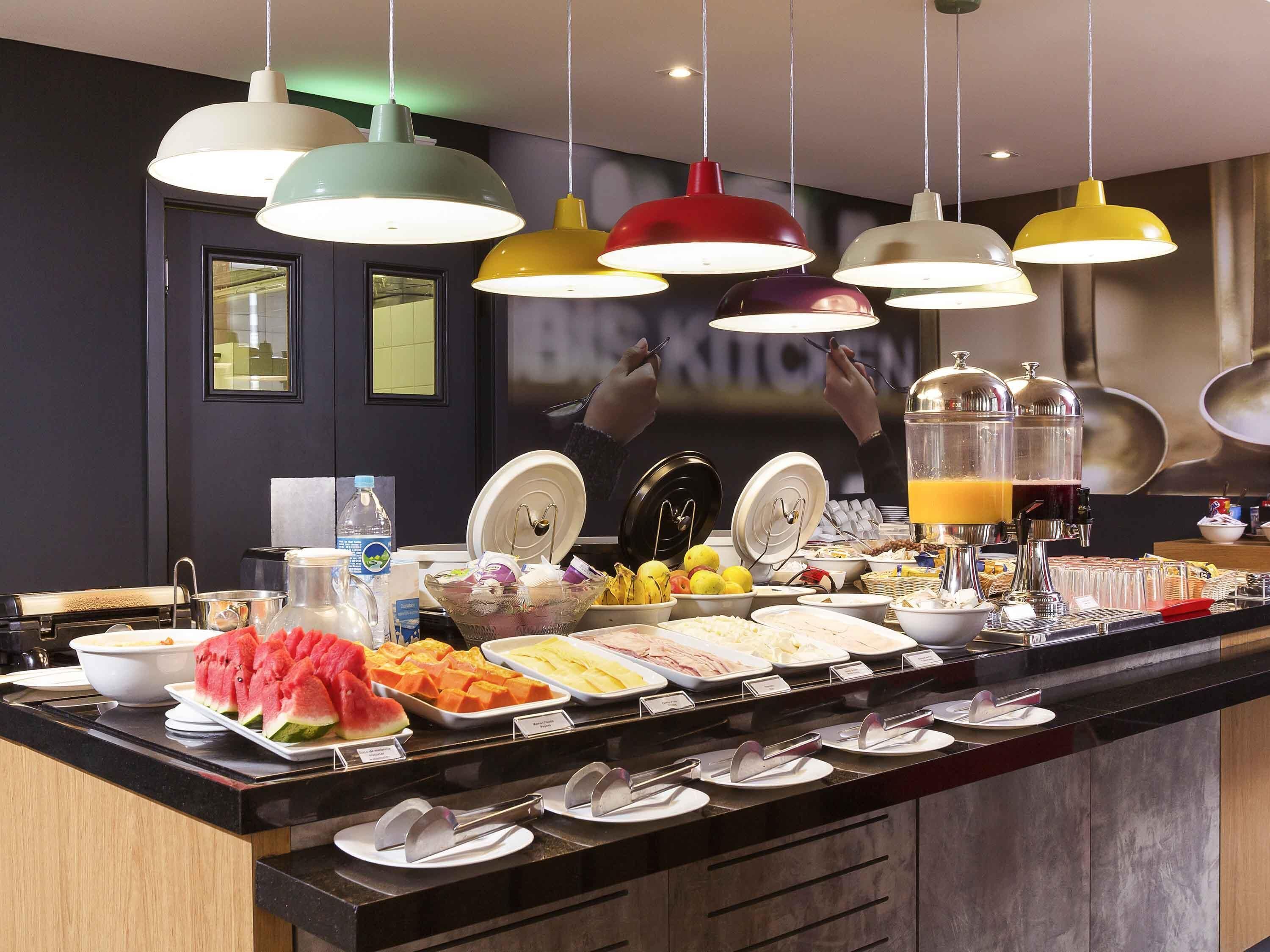 daily buffet breakfast (brl 53.00 per person)