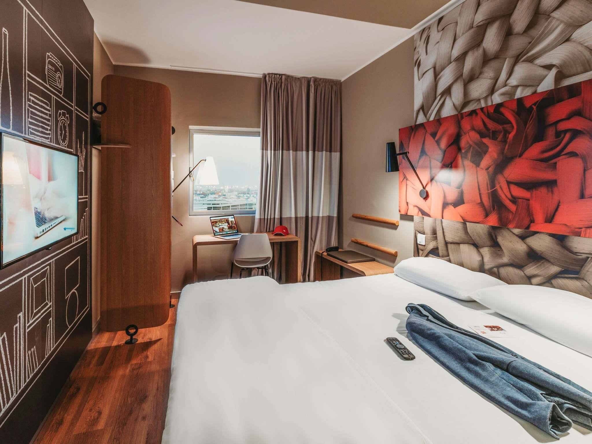 標準雙人房, 1 張標準雙人床 | 高級寢具、書桌、手提電腦工作空間、遮光窗簾/窗簾