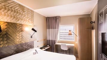Standaard tweepersoonskamer, 1 tweepersoonsbed | Luxe beddengoed, een bureau, een laptopwerkplek