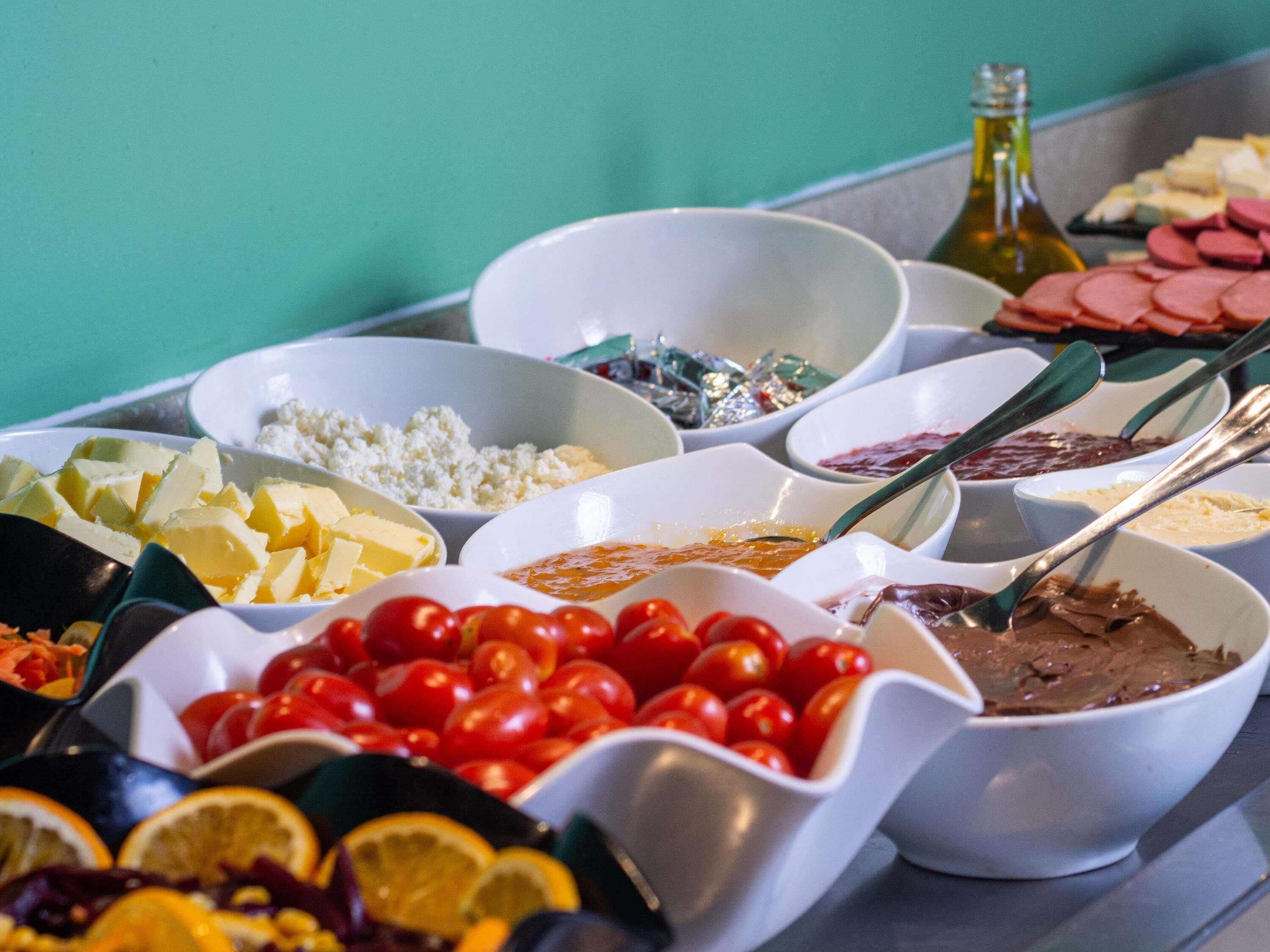 Petit déjeuner buffet servi tous les jours en supplément