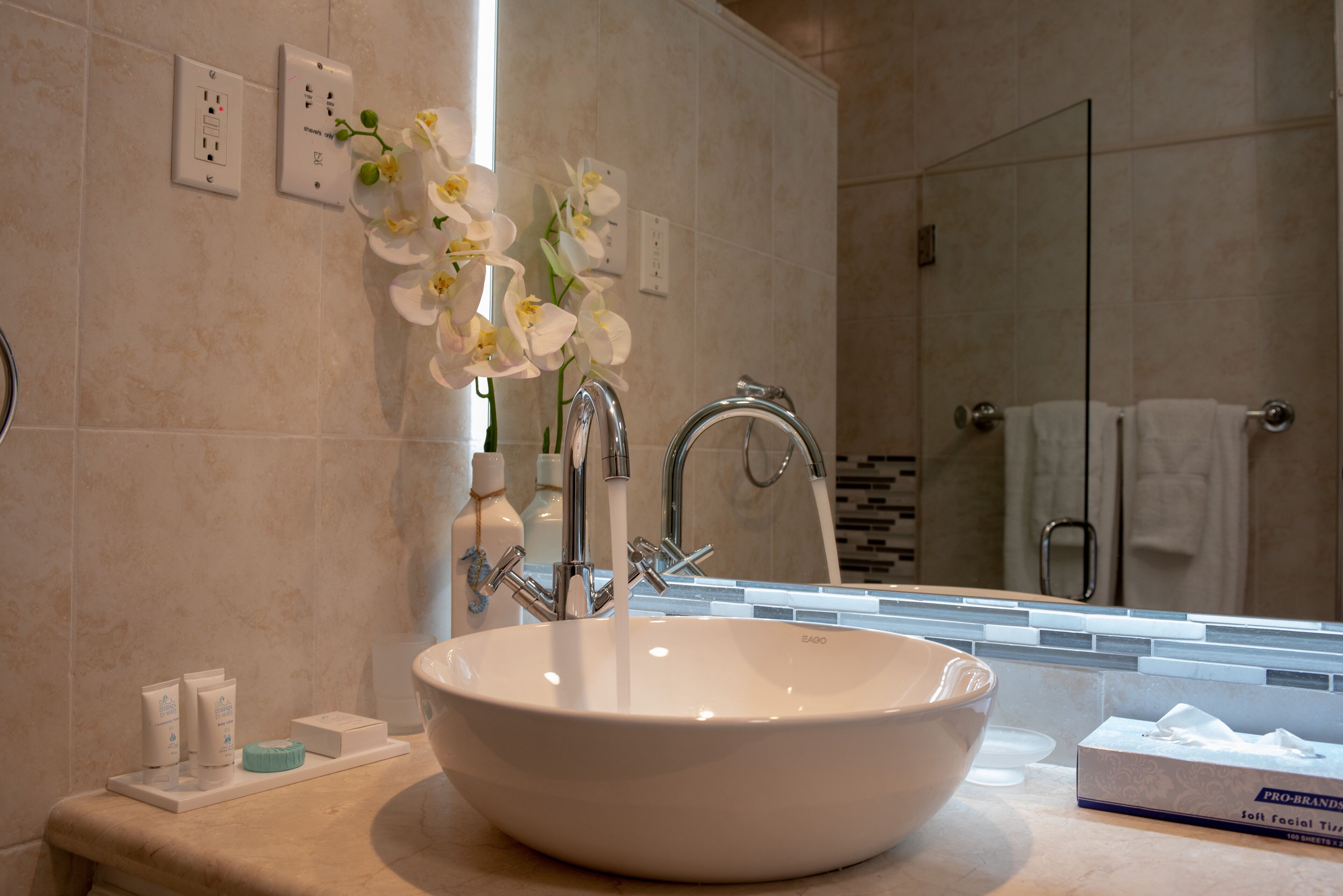 premier condo, 2 bedrooms, 2 bathrooms, ocean view | bathroom | combined shower/bathtub, rainfall showerhead, hair dryer, towels