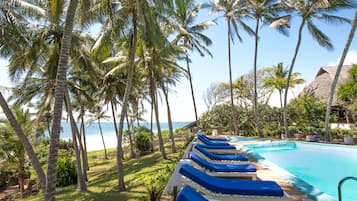 Outdoor pool, pool umbrellas, sun loungers