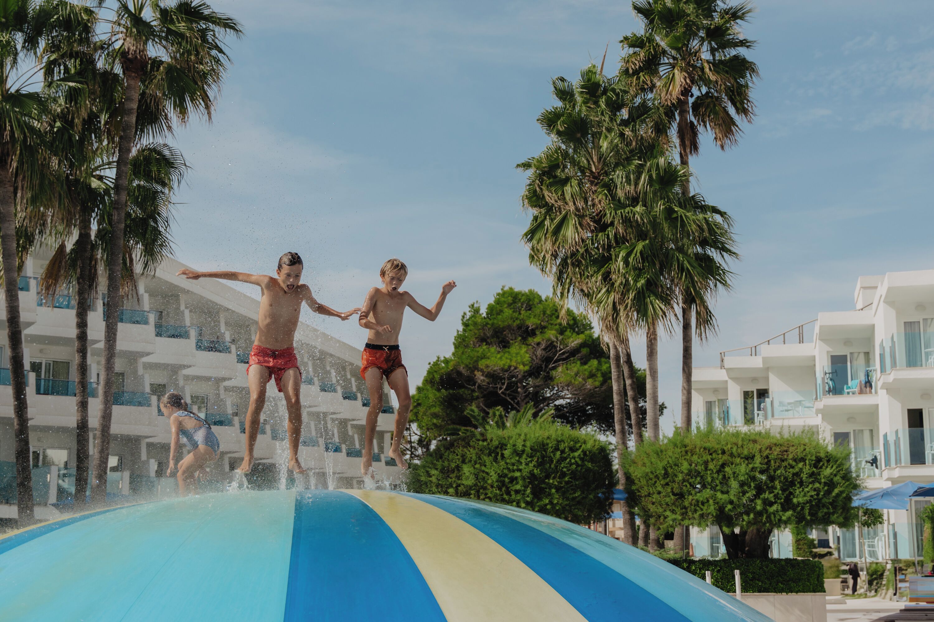 indoor pool, 2 outdoor pools